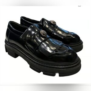 SIZE. 7  Run SMOL.  6.5. KUR GEIGER LONDON BIRD EAGLE LUG PLATFORM SHOES